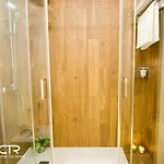 Spacious & سانتياغو دي كومبوستيلا